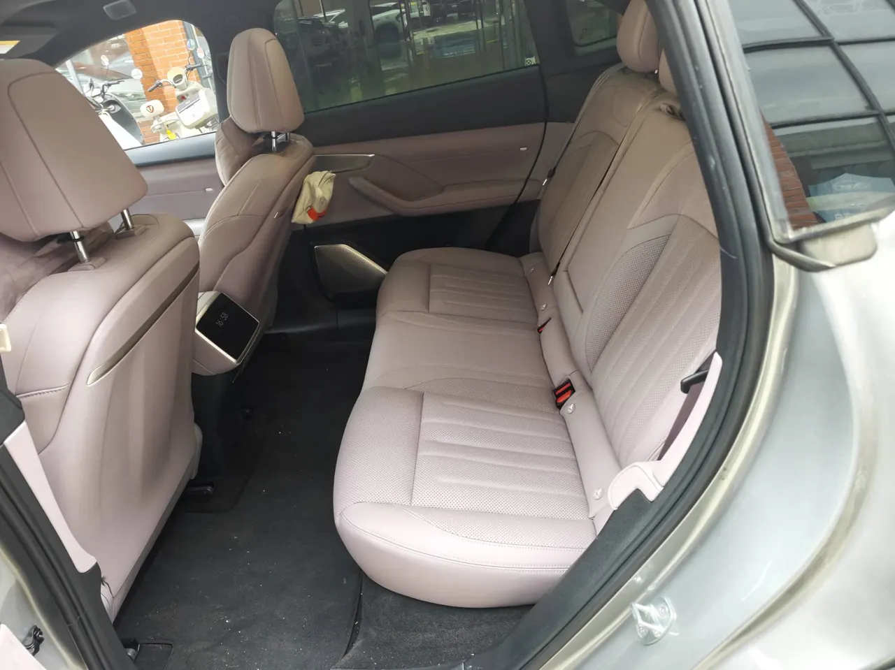 ONVO 2025 L60 60kWh four-wheel drive version automatic gear 4
