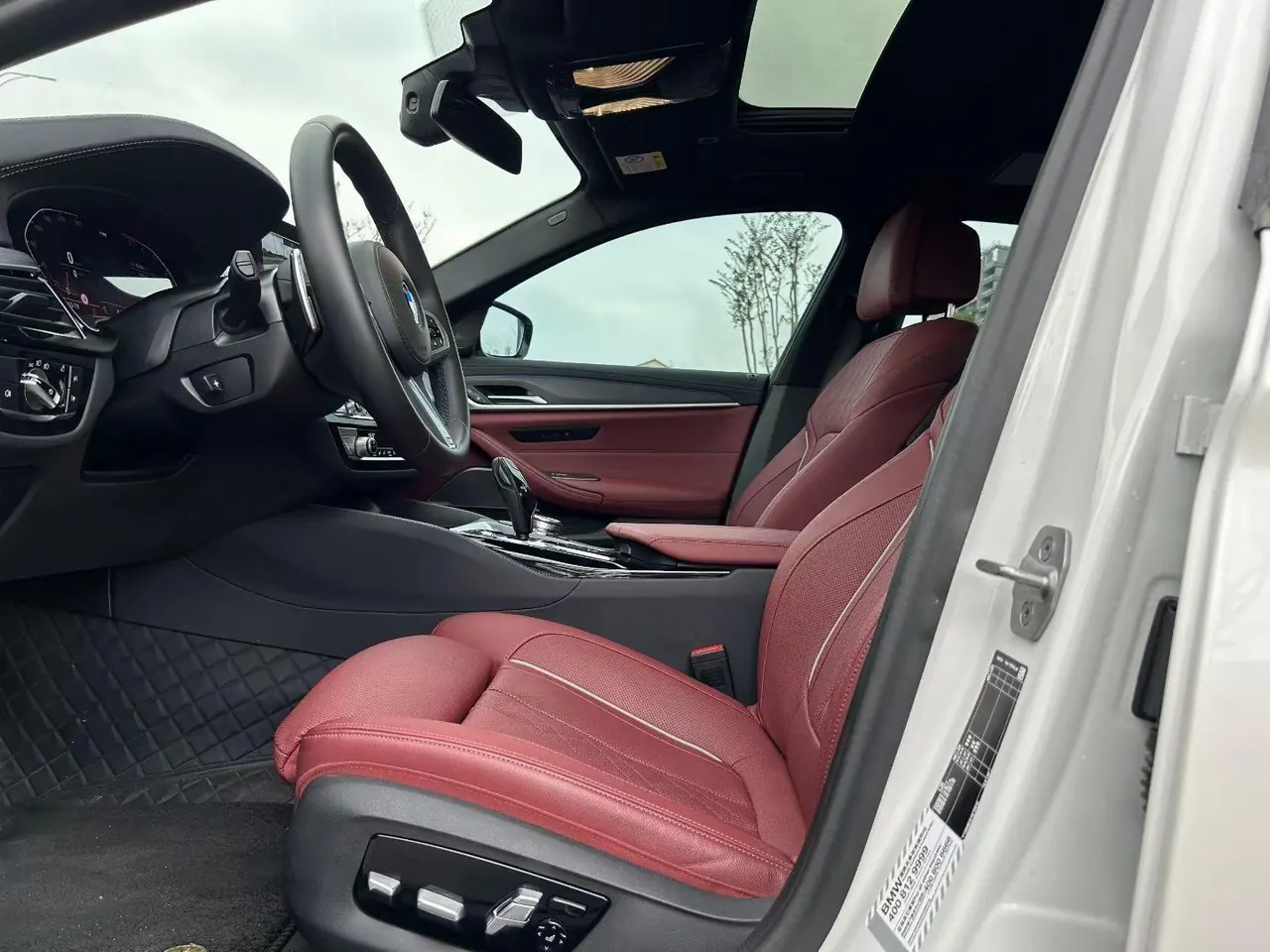 BMW 5 Series 2022 530Li 2.0T Exclusive M Sports Suit (Modified) Automatic Gear 6