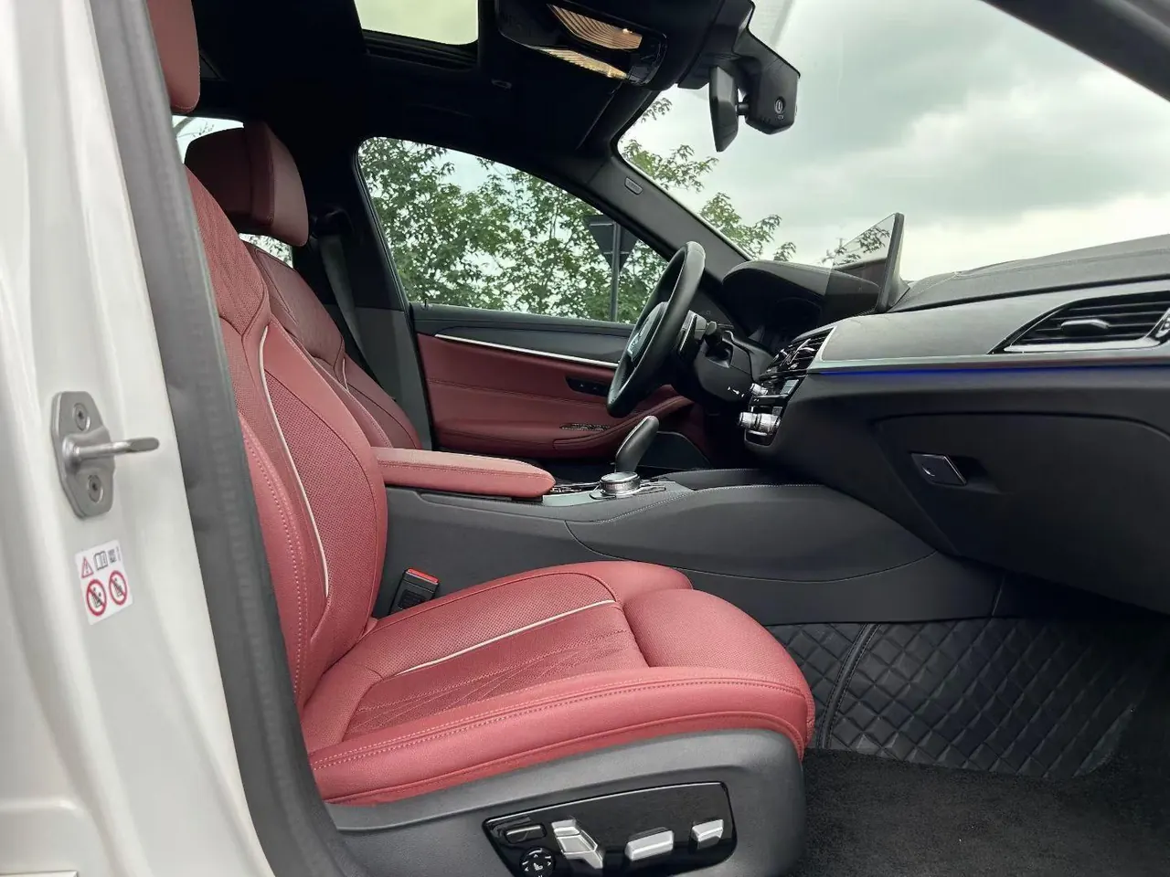 BMW 5 Series 2022 530Li 2.0T Exclusive M Sports Suit (Modified) Automatic Gear 7