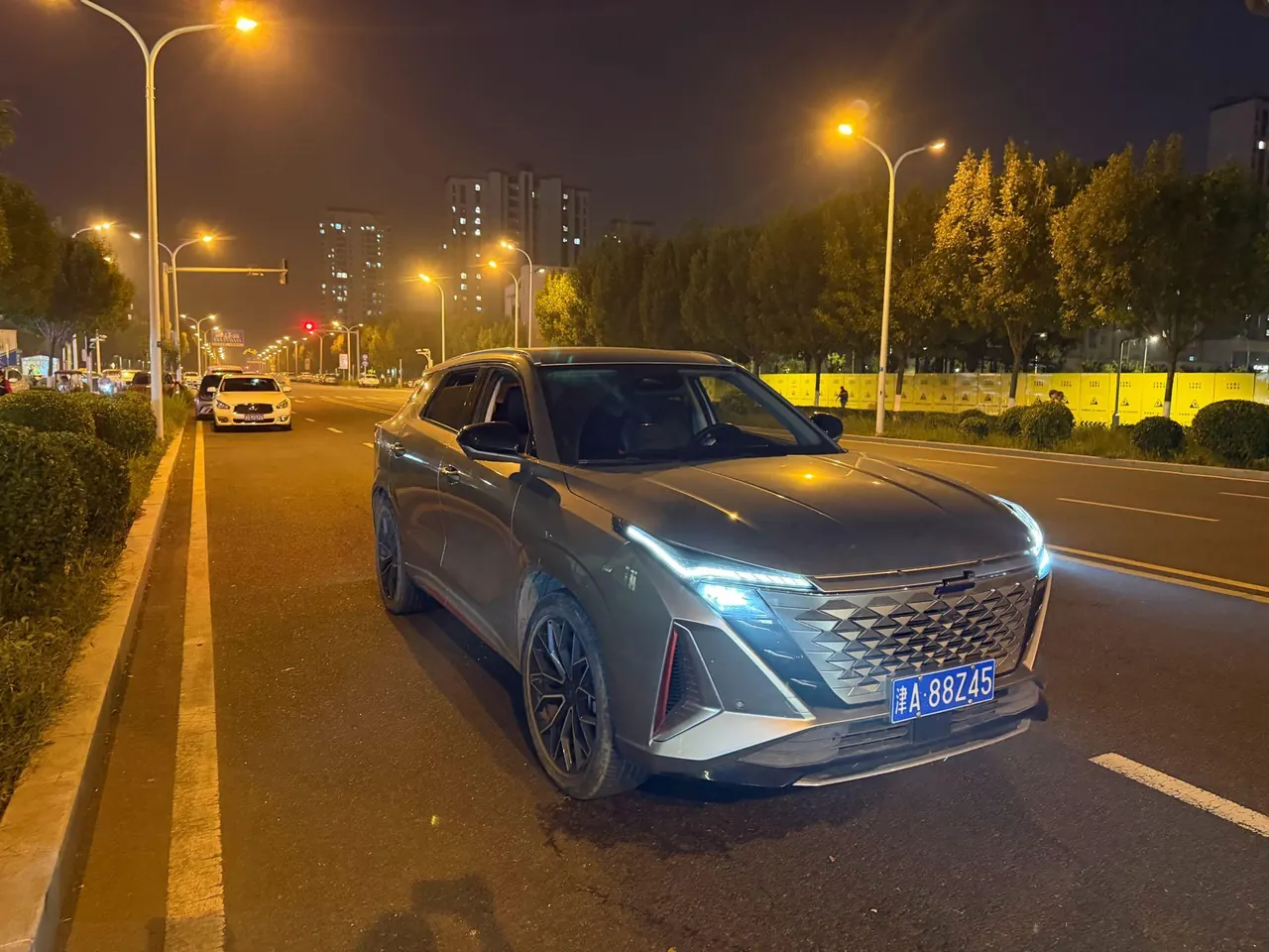 Oshan 2022 Z6 1.5T Blue Whale Smart Collar Automatic Gear 2