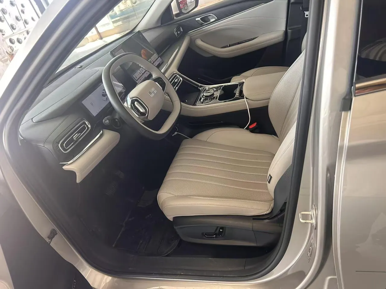 Geely Galaxy 2025 xingyao 6 EM-i 1.5 125km exploration version automatic gear 4
