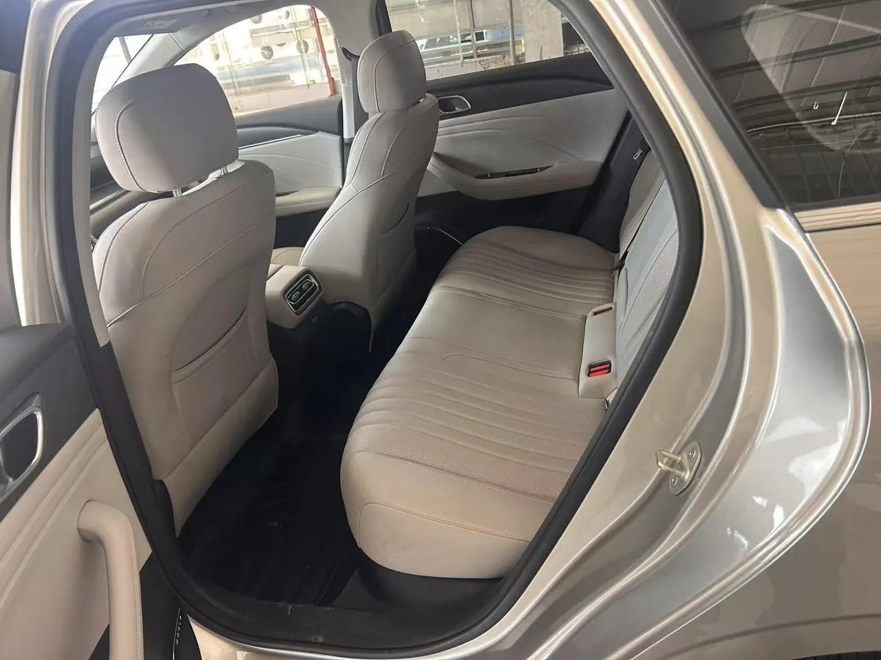 Geely Galaxy 2025 xingyao 6 EM-i 1.5 125km exploration version automatic gear 5