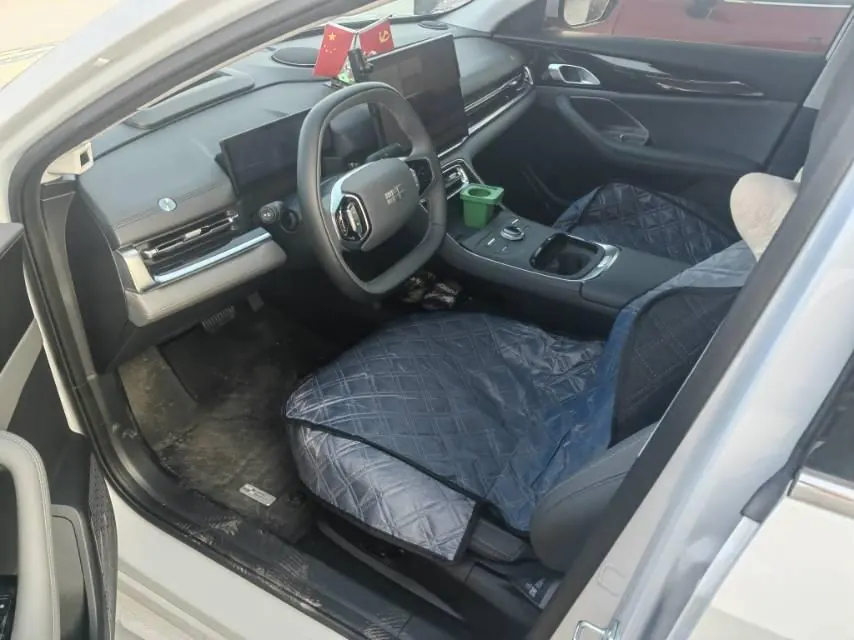 Geely Galaxy 2025 A7 EM-i 1.5 150km Discovery Edition Automatic Gear 2