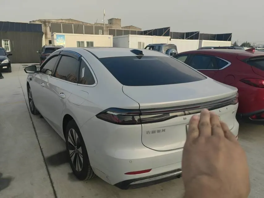 Geely Galaxy 2025 A7 EM-i 1.5 150km Discovery Edition Automatic Gear 4