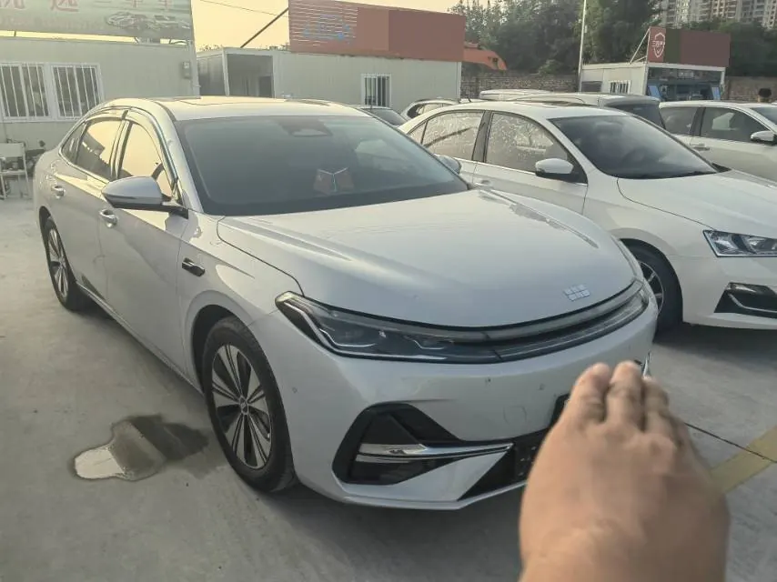 Geely Galaxy 2025 A7 EM-i 1.5 150km Discovery Edition Automatic Gear 5