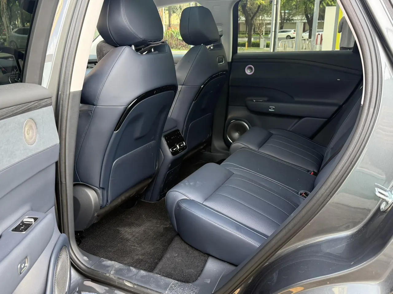 Voyah 2025 FREE four-wheel drive dry Kun version of automatic gear 4