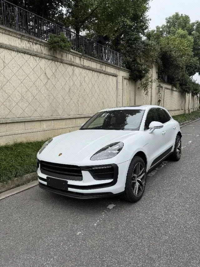 Open image lightbox: Porsche Macan (Imported) 2025 Macan 2.0T Dream Edition Automatic Gear