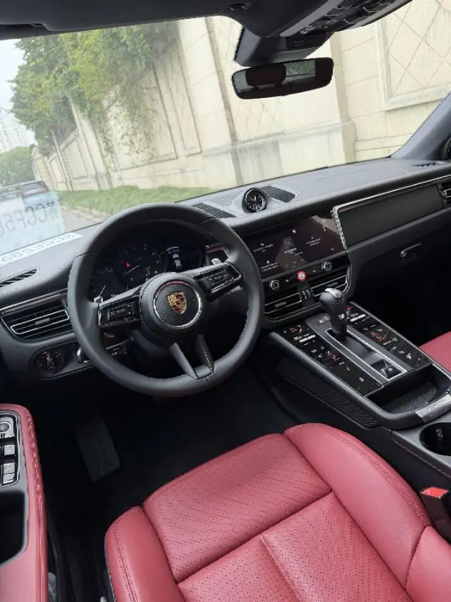 Porsche Macan (Imported) 2025 Macan 2.0T Dream Edition Automatic Gear 6