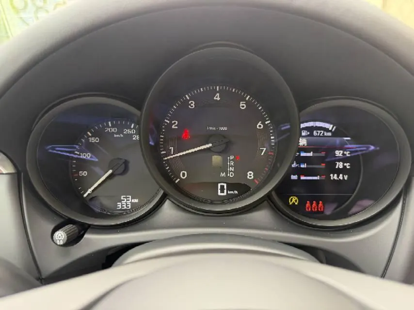 Porsche Macan (Imported) 2025 Macan 2.0T Dream Edition Automatic Gear 9