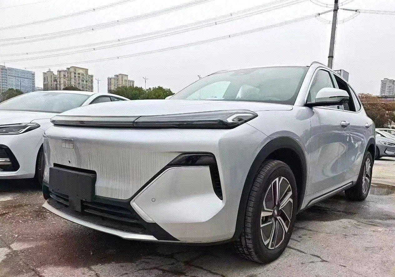 打开图片灯箱:Geely Galaxy 2026 Starship 7 EM-i 1.5 135km Starship Edition Automatic Gear
