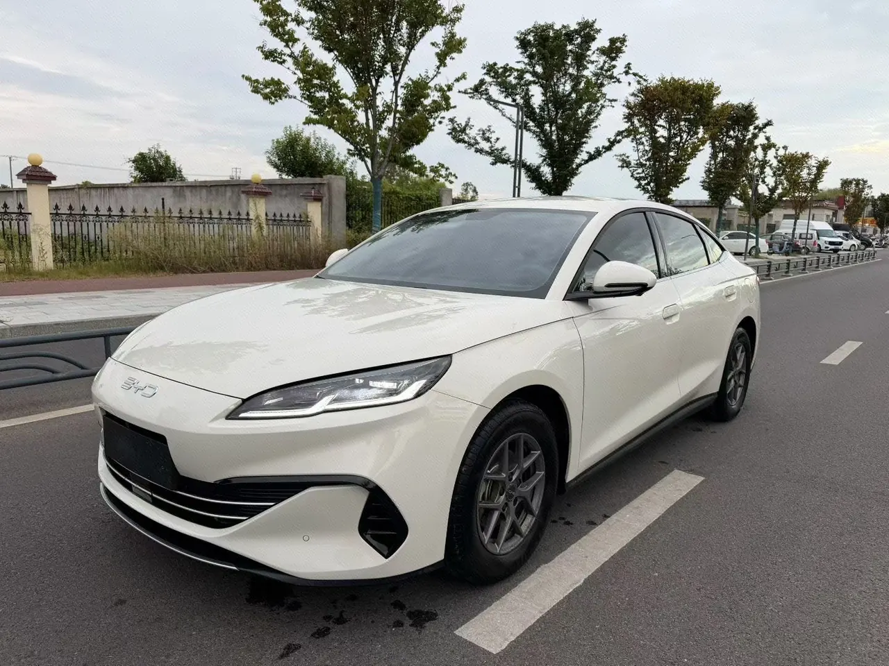 Open image lightbox: BYD 2026 Seal 06 DM-i 1.5 Stepless Super Edition 128KM Deluxe Edition Automatic Gear
