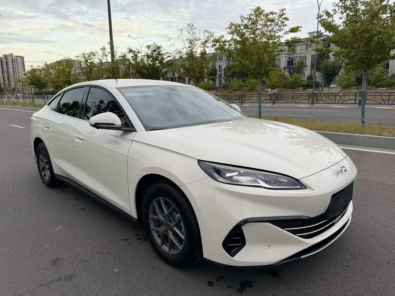BYD 2026 Seal 06 DM-i 1.5 Stepless Super Edition 128KM Deluxe Edition Automatic Gear 2