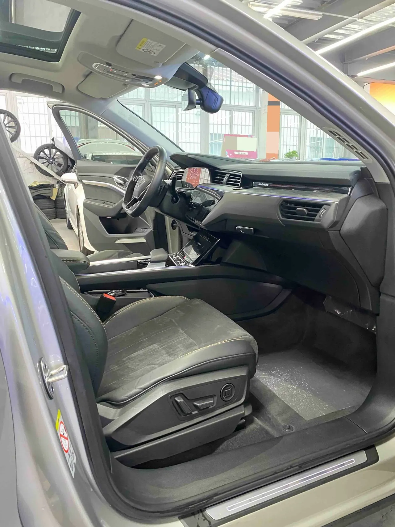 Audi 2021 e-tron 50 Quattro Complete Selection of Automatic Transmission 11