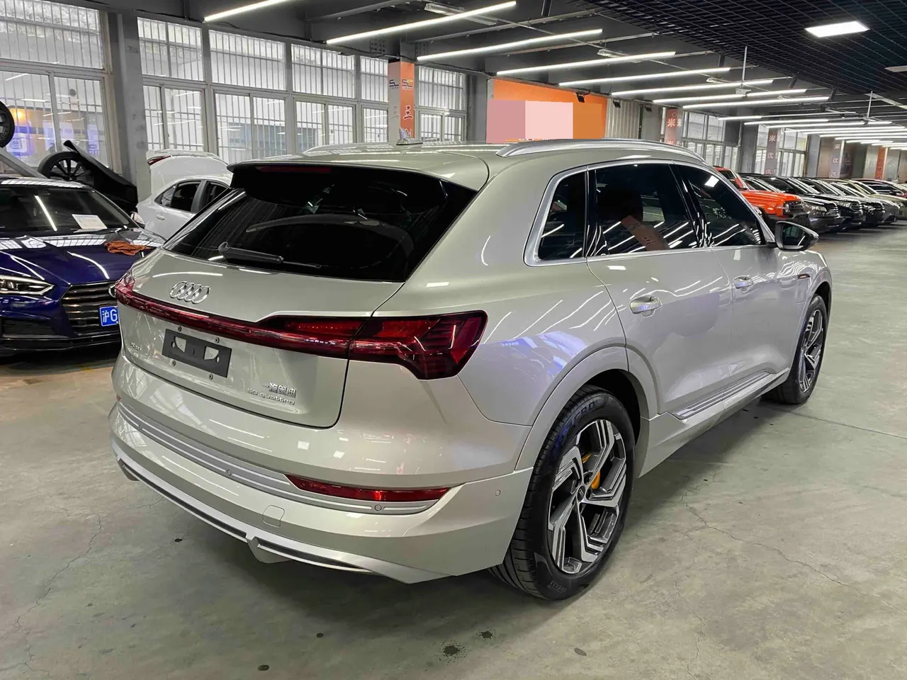 Audi 2021 e-tron 50 Quattro Complete Selection of Automatic Transmission 5