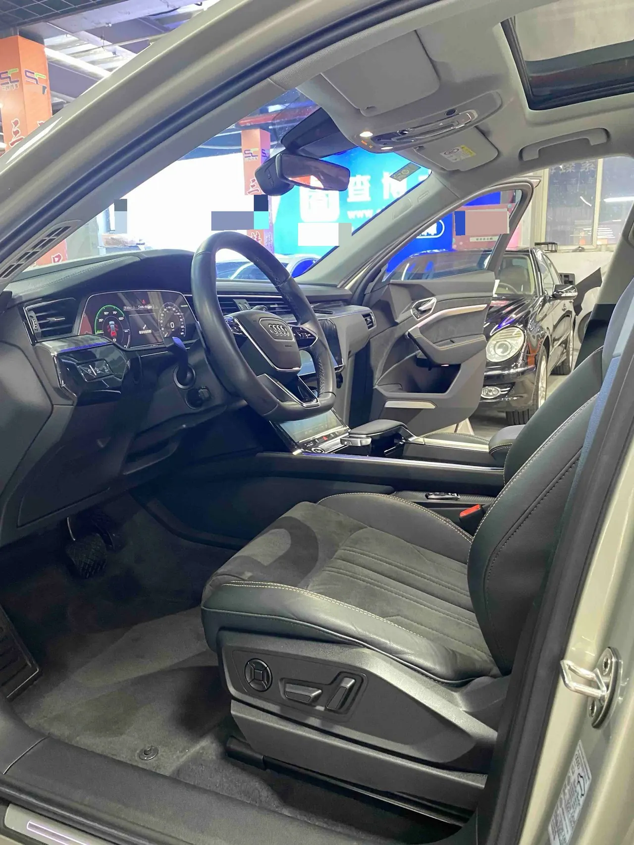 Audi 2021 e-tron 50 Quattro Complete Selection of Automatic Transmission 9