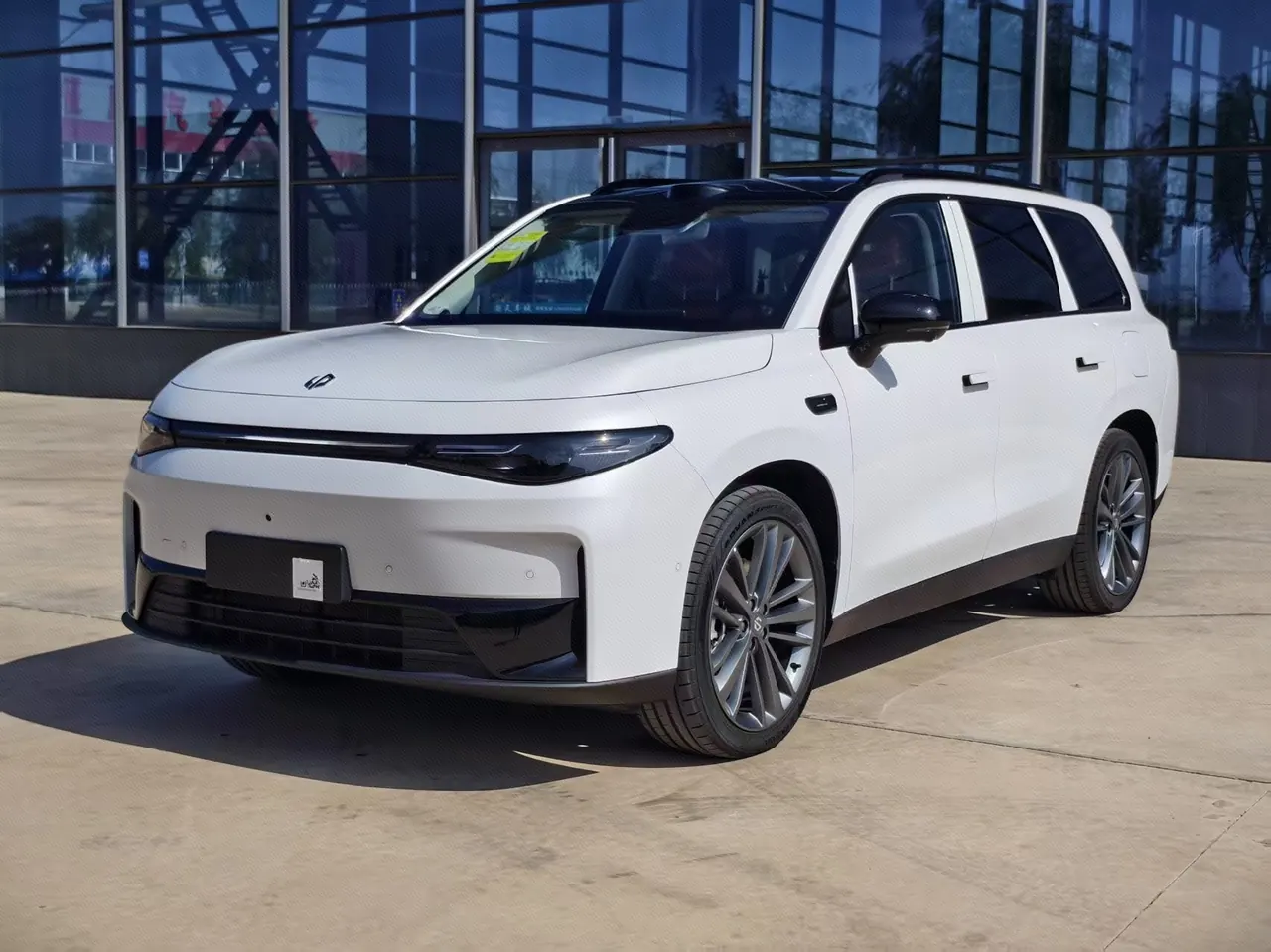 Открыть галерею: Leapmotor 2026 C 16 630 Laser Radar Edition 6-seat Automatic Gear