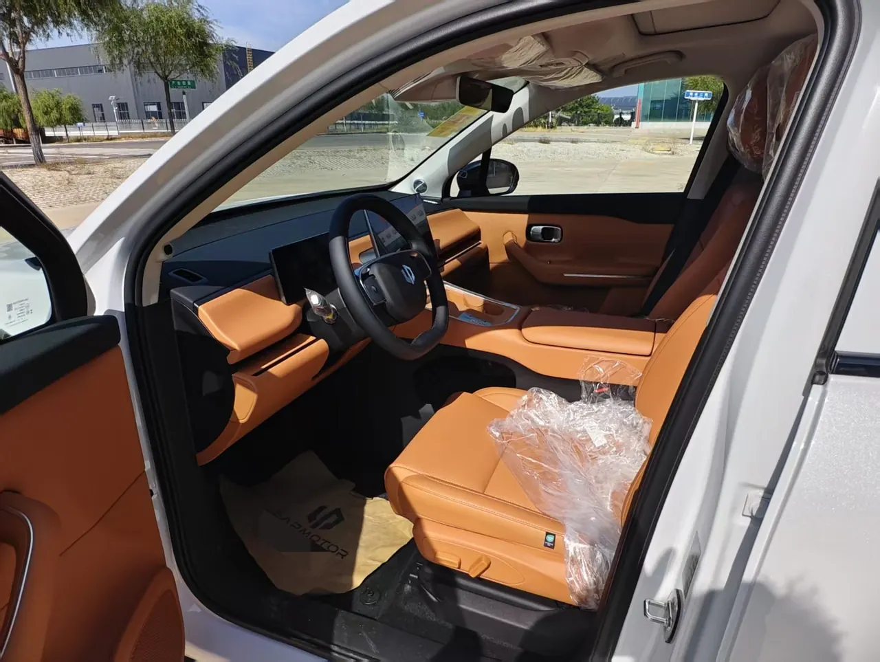 Leapmotor 2026 C 16 630 Laser Radar Edition 6-seat Automatic Gear 4