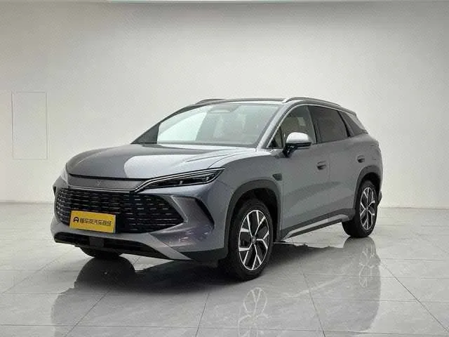 打开图片灯箱:BYD 2026 Song L DM-i 1.5 Stepless 200KM Exceed Automatic Transmission