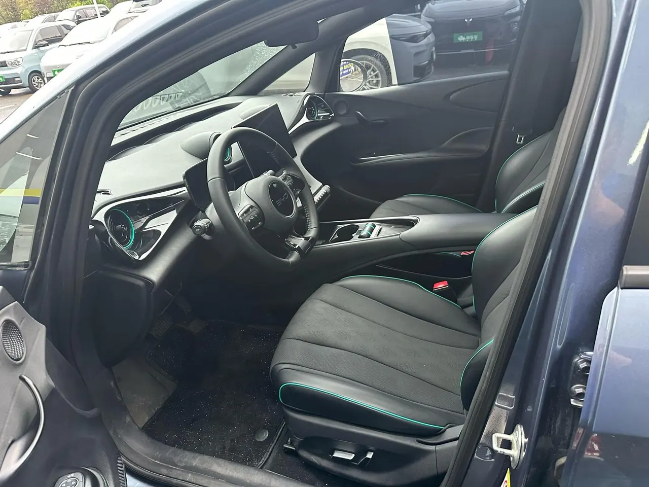 BYD 2024 Dolphin Glory Edition 420km Fashion Edition Automatic Gear 3