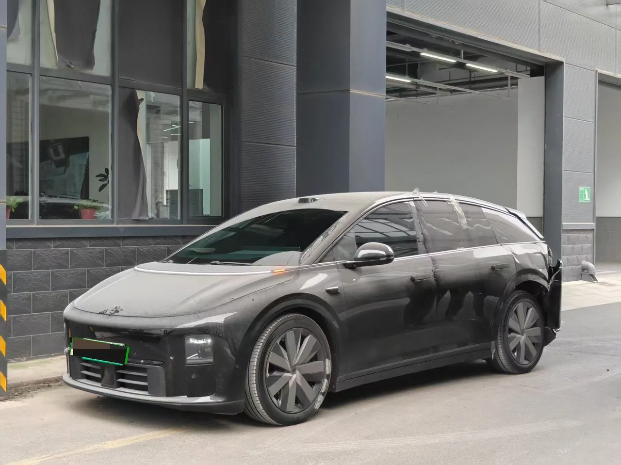 Open image lightbox: Li 2025 i6 four-wheel drive basic automatic transmission