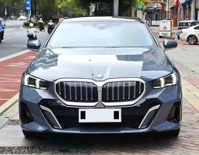 BMW 5 Series 2024 model 530Li 48V 2.0T Leading Edition M Sport Package Automatic 5