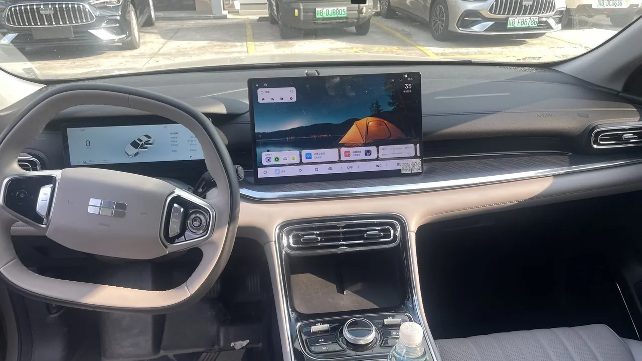 Geely Galaxy 2025 xingyao 6 EM-i 1.5 125km exploration version automatic gear 4