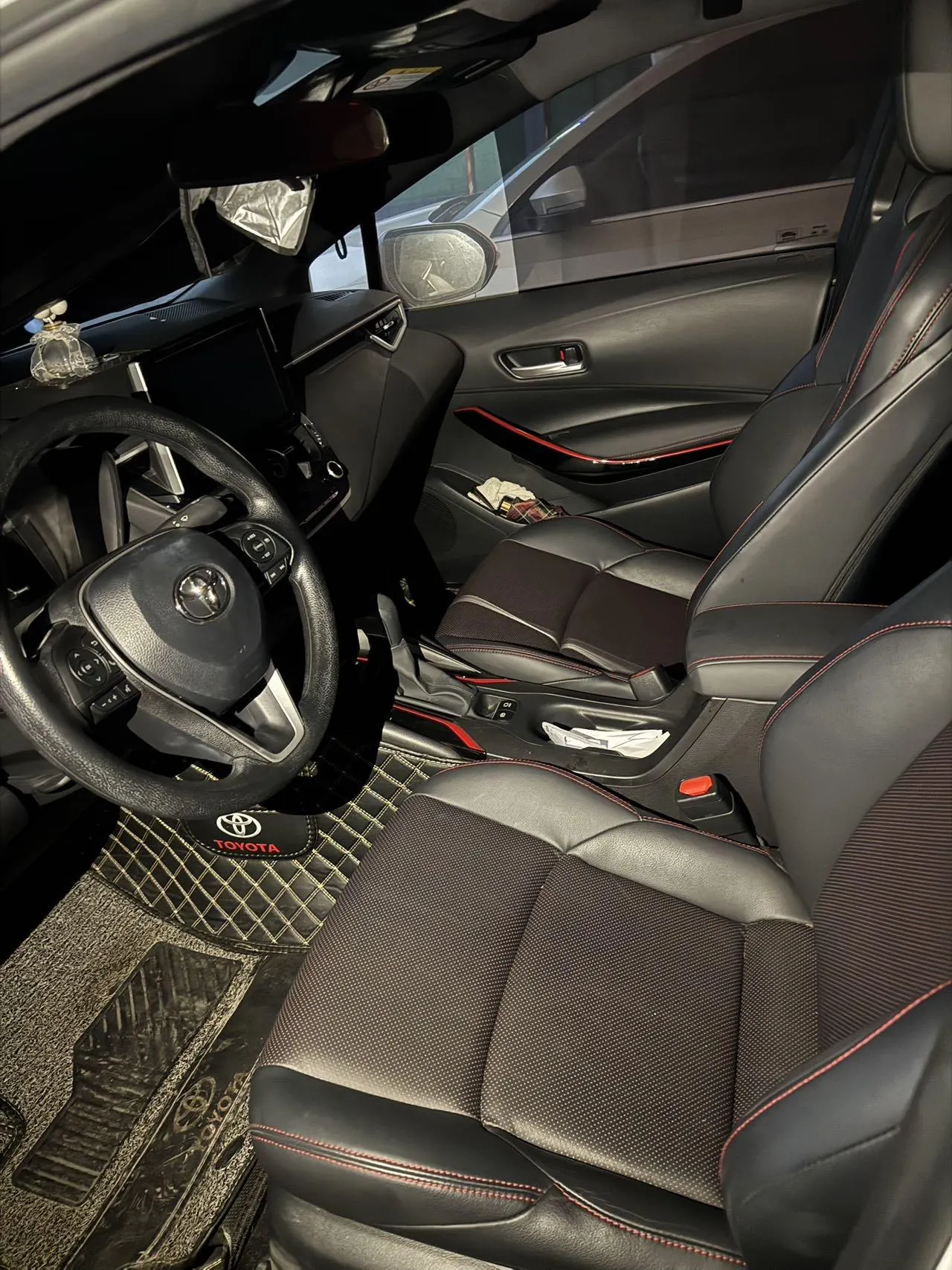 Toyota 2021 Lei Ling 1.2T Stepless 185T Sports Edition Automatic Gear 2