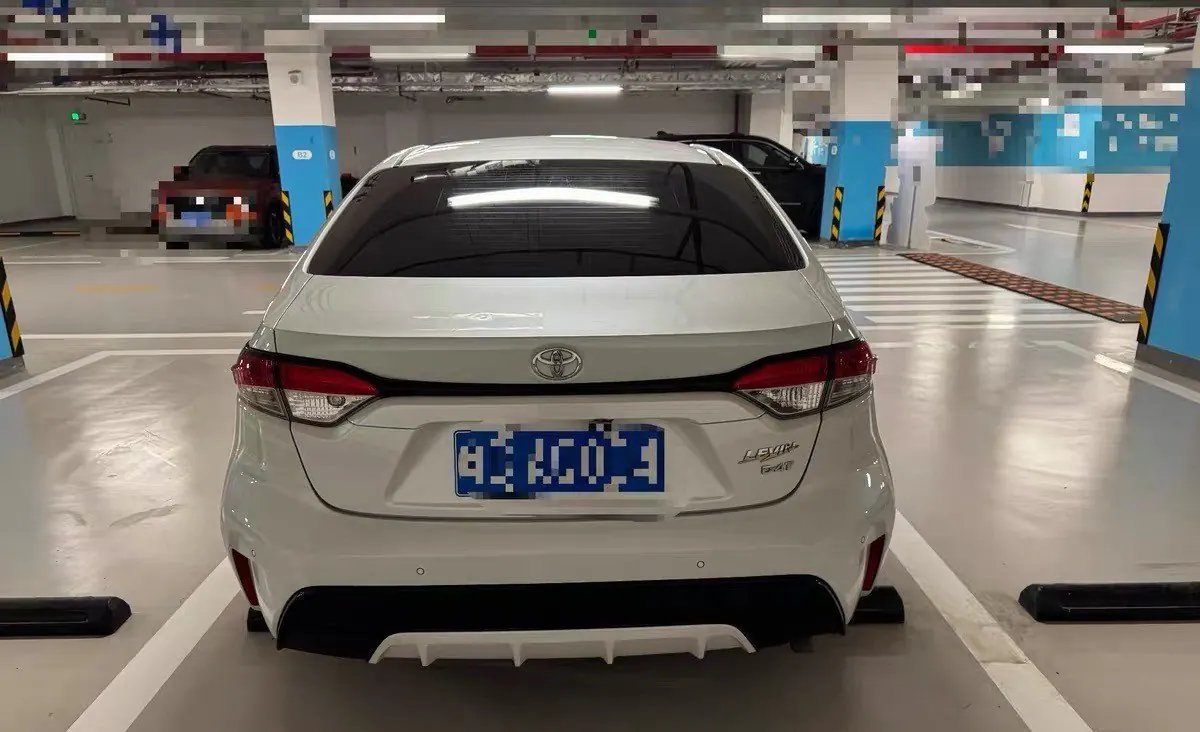 Toyota 2021 Lei Ling 1.2T Stepless 185T Sports Edition Automatic Gear 5