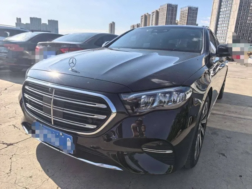 Открыть галерею: Mercedes Benz E Class 2024 E 300 L 48V 2.0T Luxury Automatic Gear