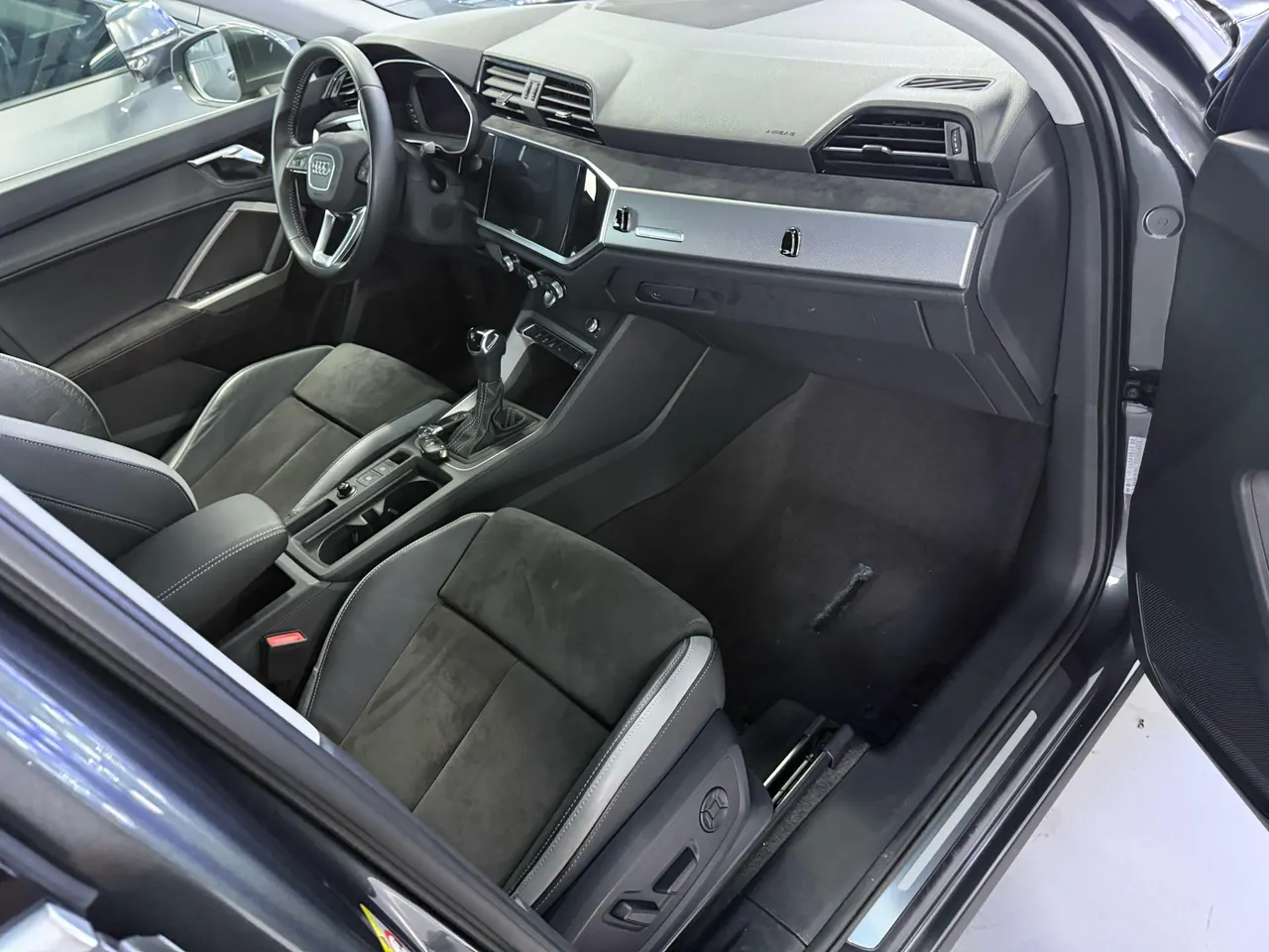 Audi 2021 Q3 1.4TFSI 35TFSI Aggressive Dynamic Automatic 3