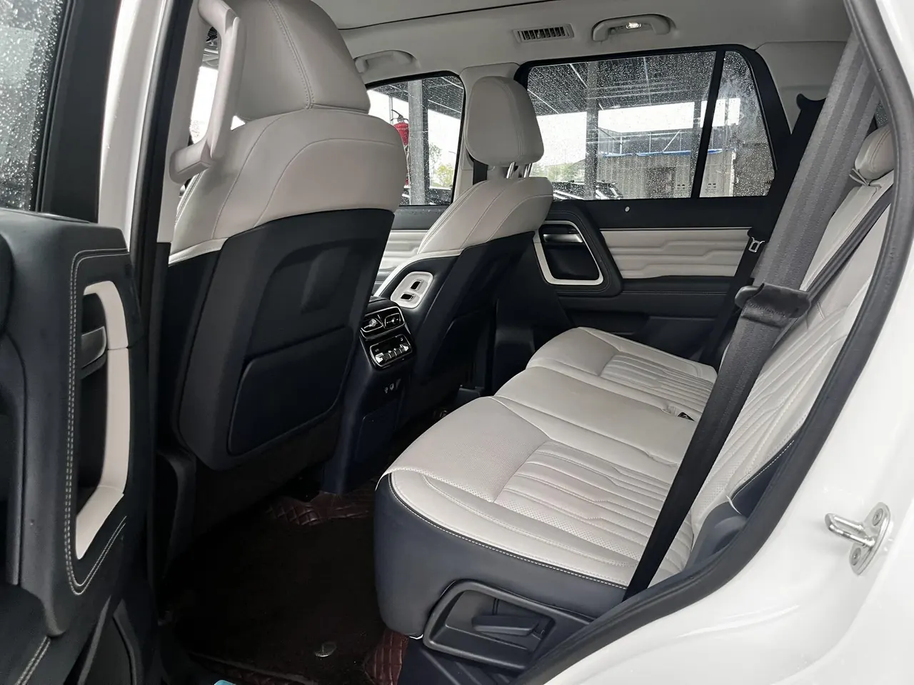 Beijing 2022 BJ60 48V 2.0T 51 Edition 7-seat Automatic Gear 4