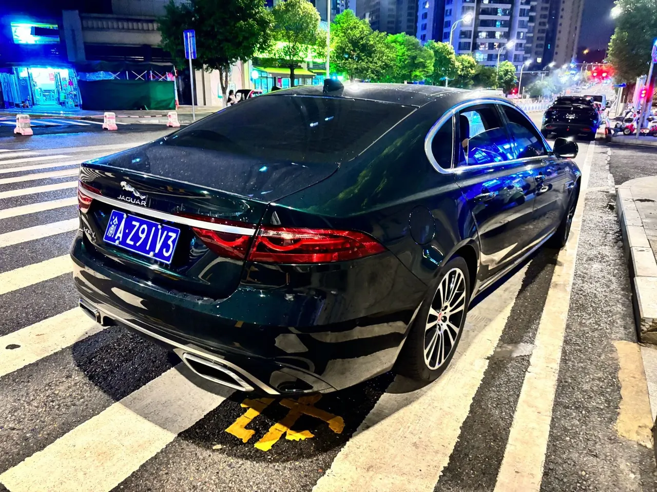 Jaguar 2024 XFL 2.0T P 12500.00g Drive Enjoy Deluxe Edition Automatic Gear 5