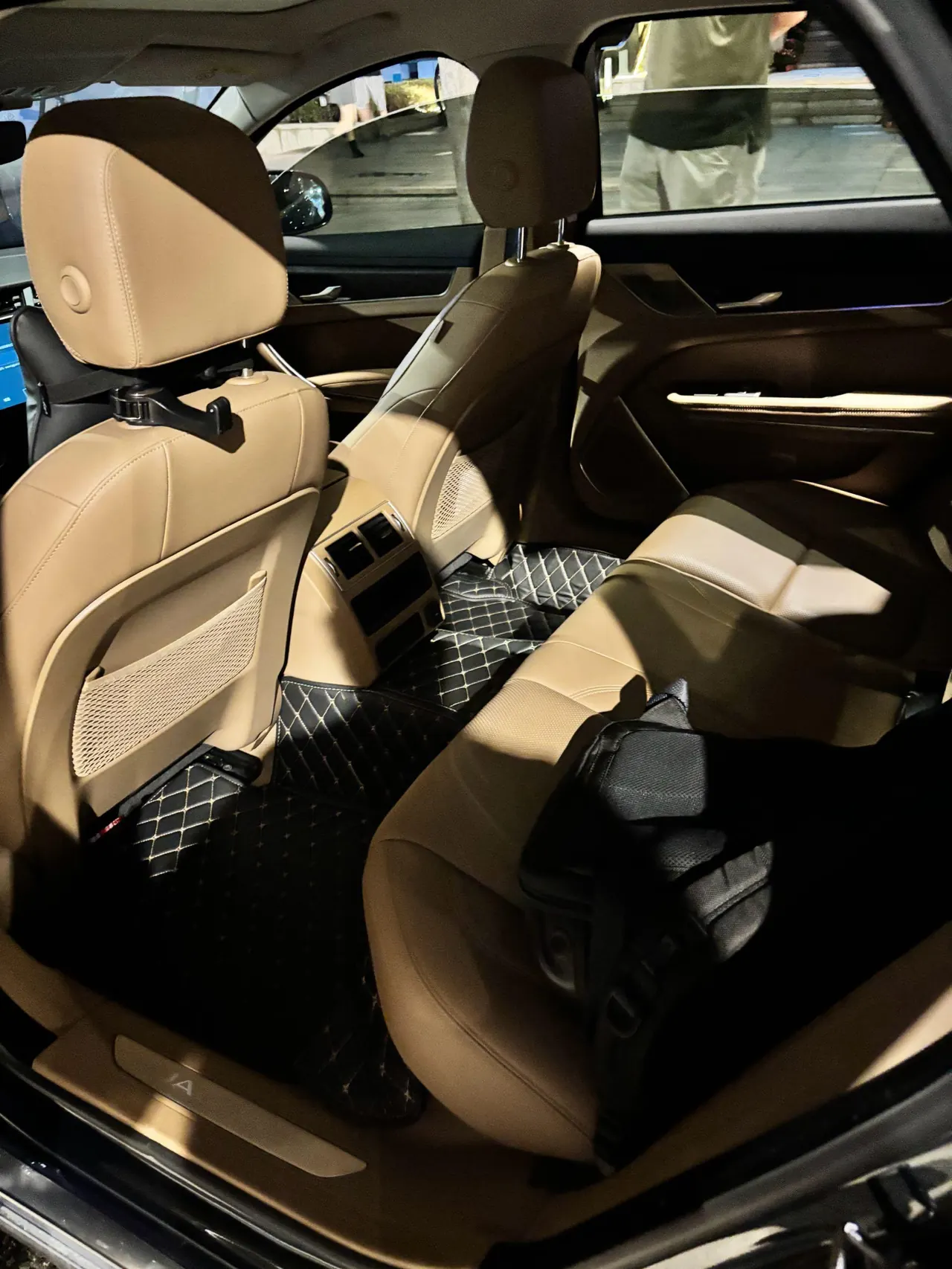 Jaguar 2024 XFL 2.0T P 12500.00g Drive Enjoy Deluxe Edition Automatic Gear 7