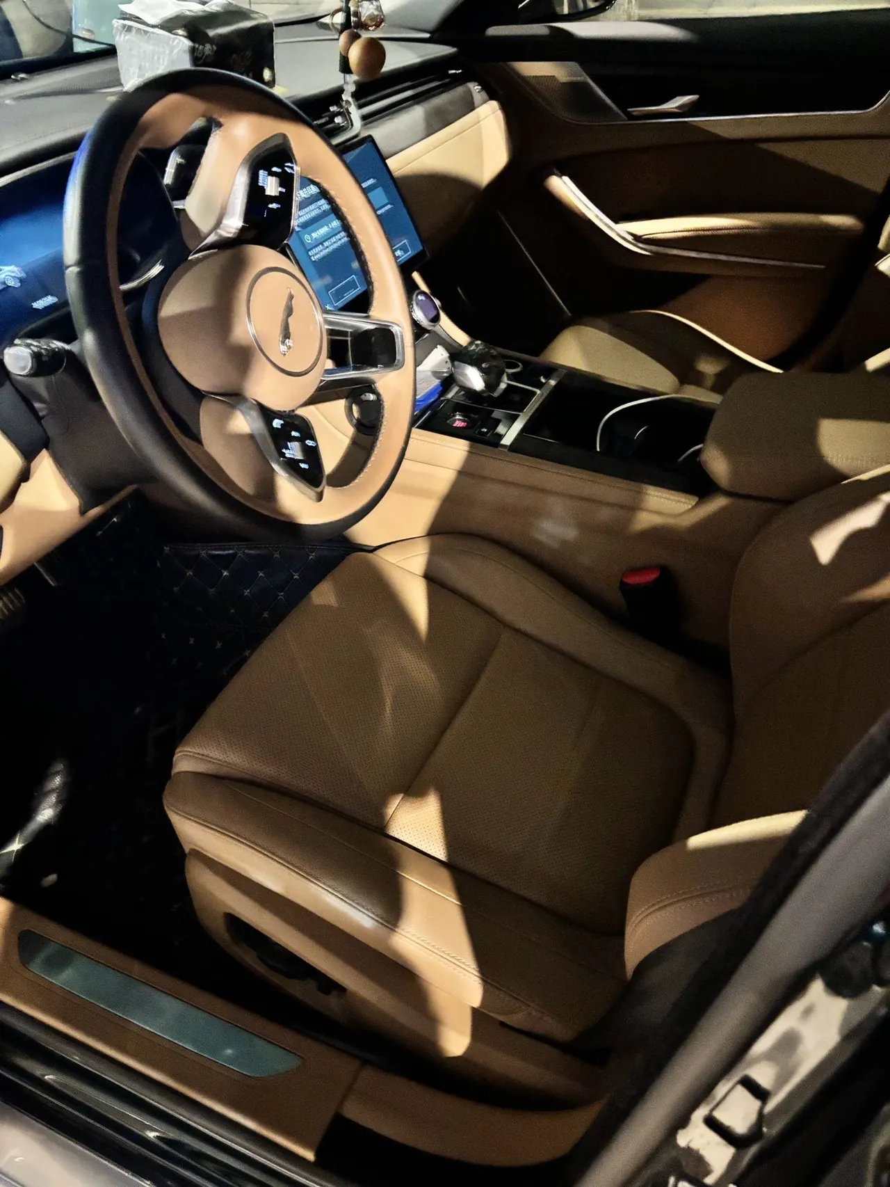 Jaguar 2024 XFL 2.0T P 12500.00g Drive Enjoy Deluxe Edition Automatic Gear 8