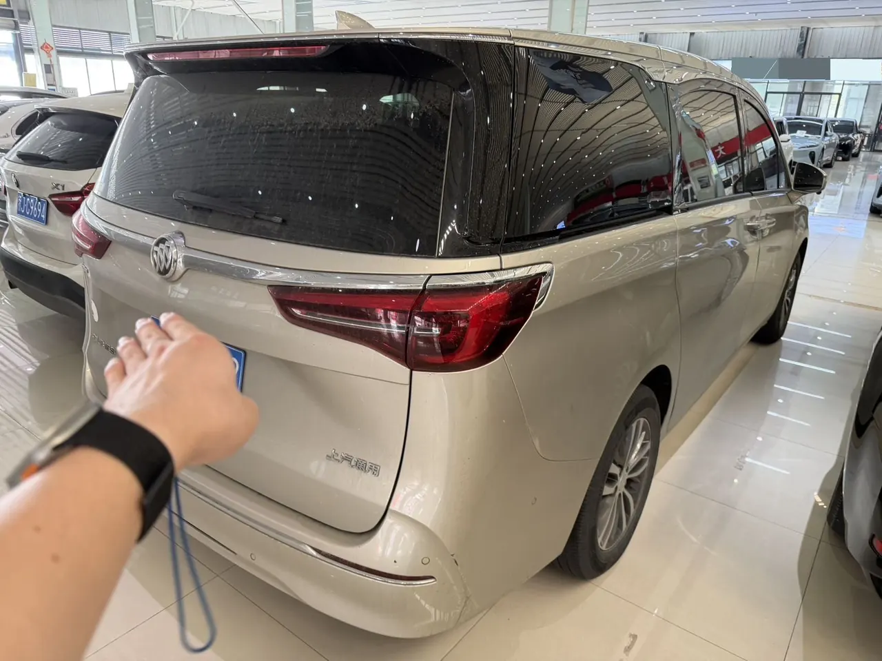 Buick 2021 GL8 ES Lu Zun 2.0T 653T Exclusive Automatic Gear 6