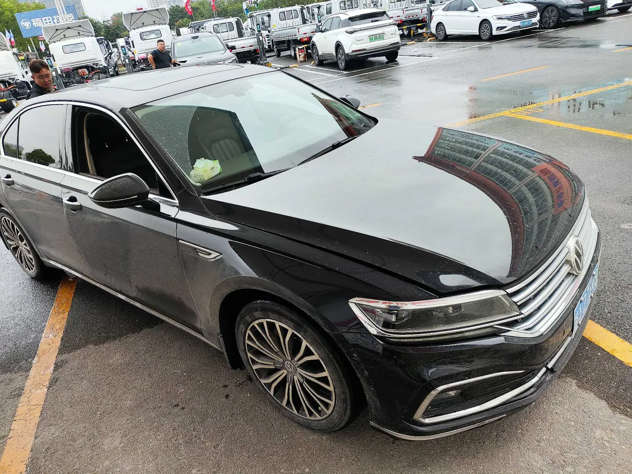 Volkswagen 2021 Huiang 2.0TSI 380TSI Deluxe Edition Automatic Gear 2