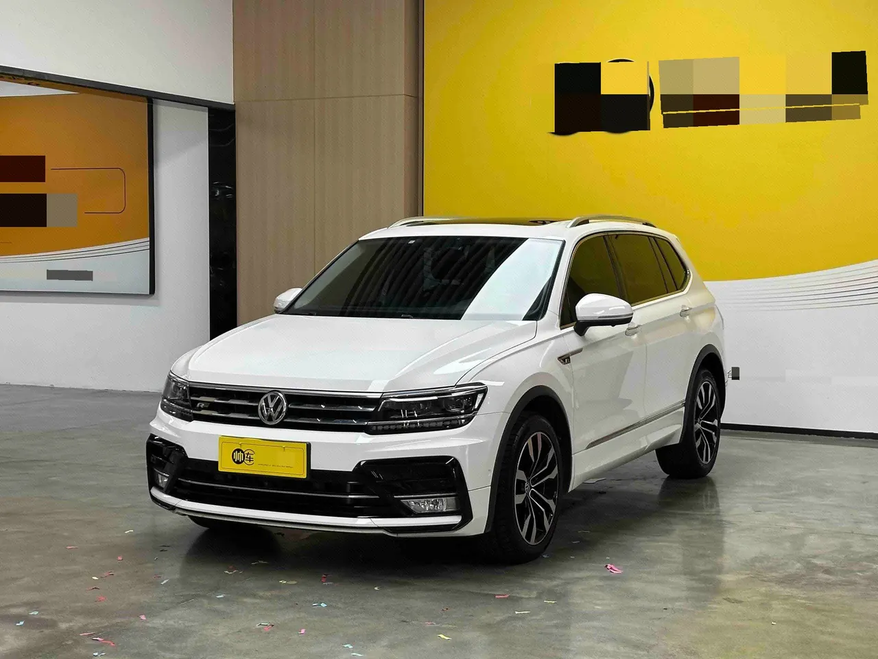 打开图片灯箱:Volkswagen 2020 Tiguan L R-Line 2.0TSI 330TSI Two-Drive Ultimate Automatic Gear