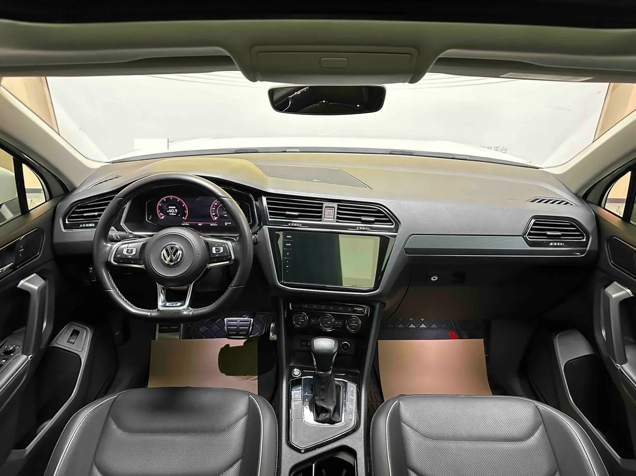 Volkswagen 2020 Tiguan L R-Line 2.0TSI 330TSI Two-Drive Ultimate Automatic Gear 6