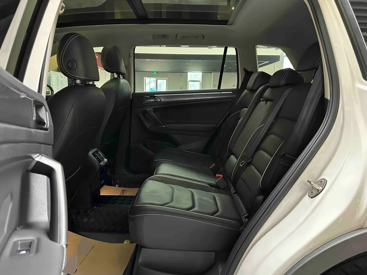 Volkswagen 2020 Tiguan L R-Line 2.0TSI 330TSI Two-Drive Ultimate Automatic Gear 8
