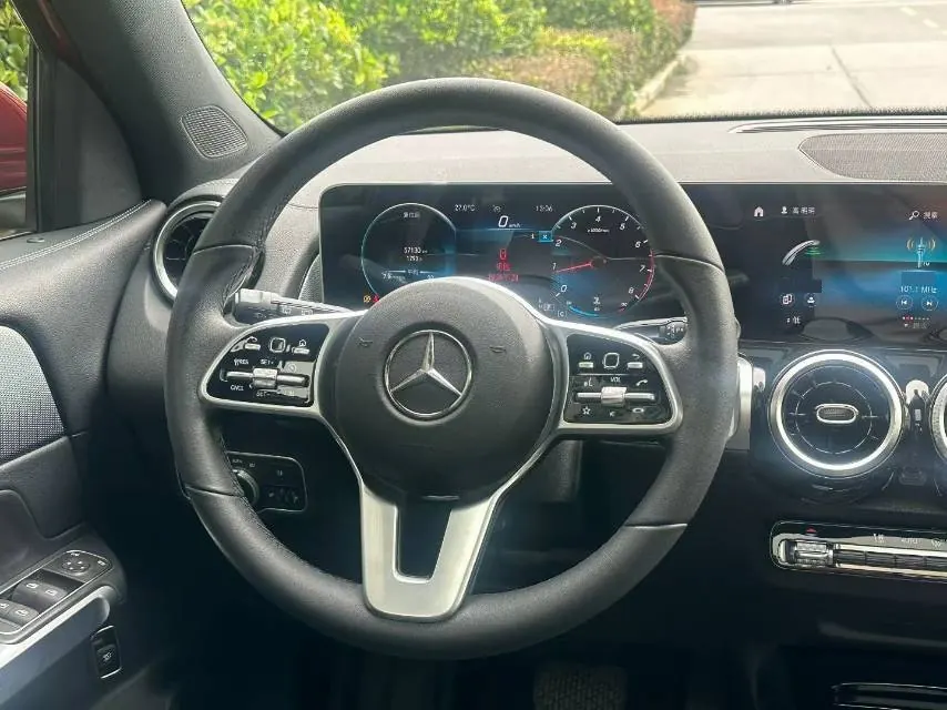 Mercedes Benz 2020 GLB 180 1.3T Dynamic Automatic 5