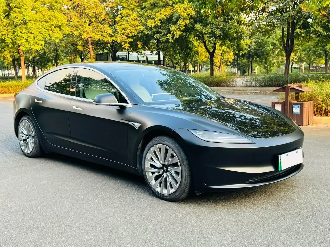 Tesla 2023 Model 3 Rejuvenation Edition Rear Wheel Drive Automatic Transmission 2