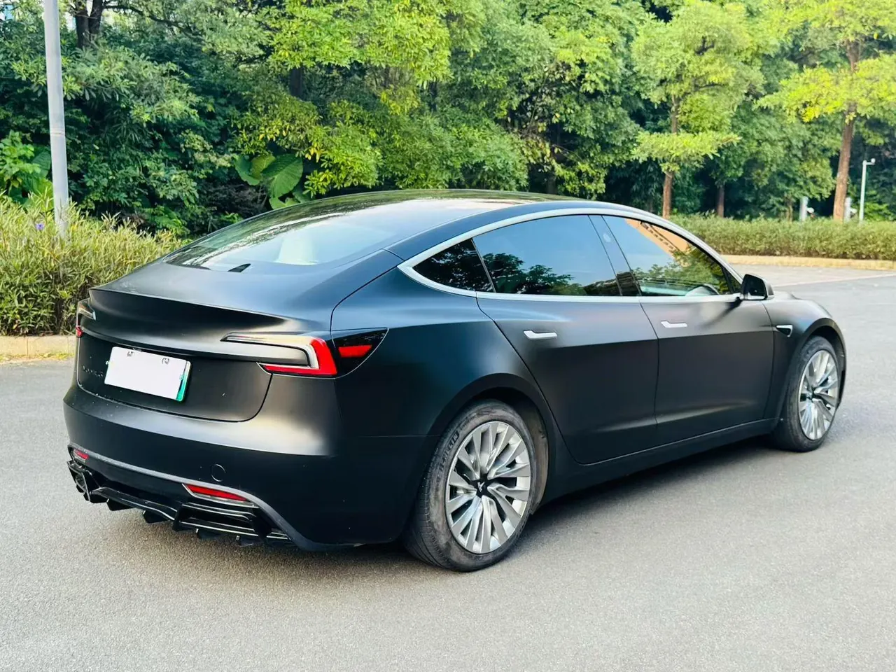 Tesla 2023 Model 3 Rejuvenation Edition Rear Wheel Drive Automatic Transmission 9