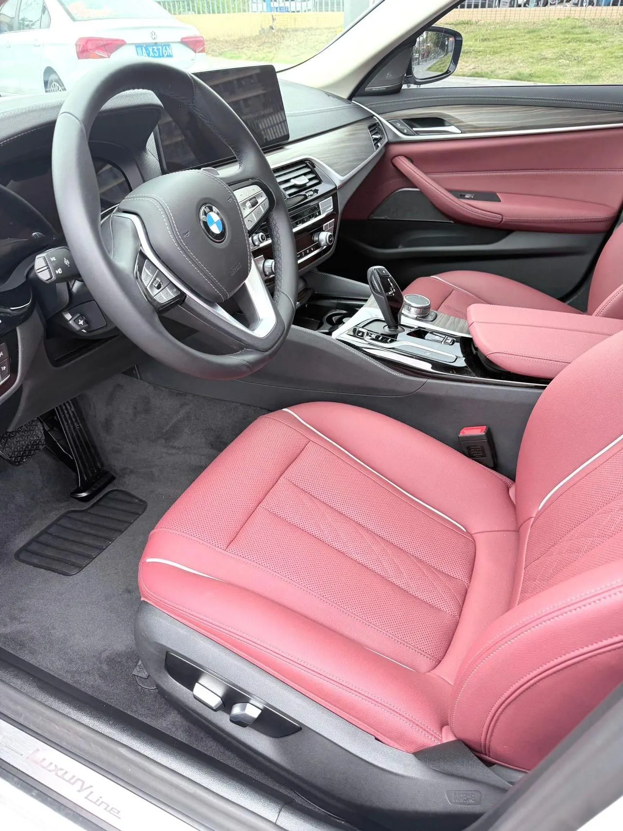 BMW 5 Series 2023 530Li 2.0T Leading Luxury Suit Automatic Gear 3