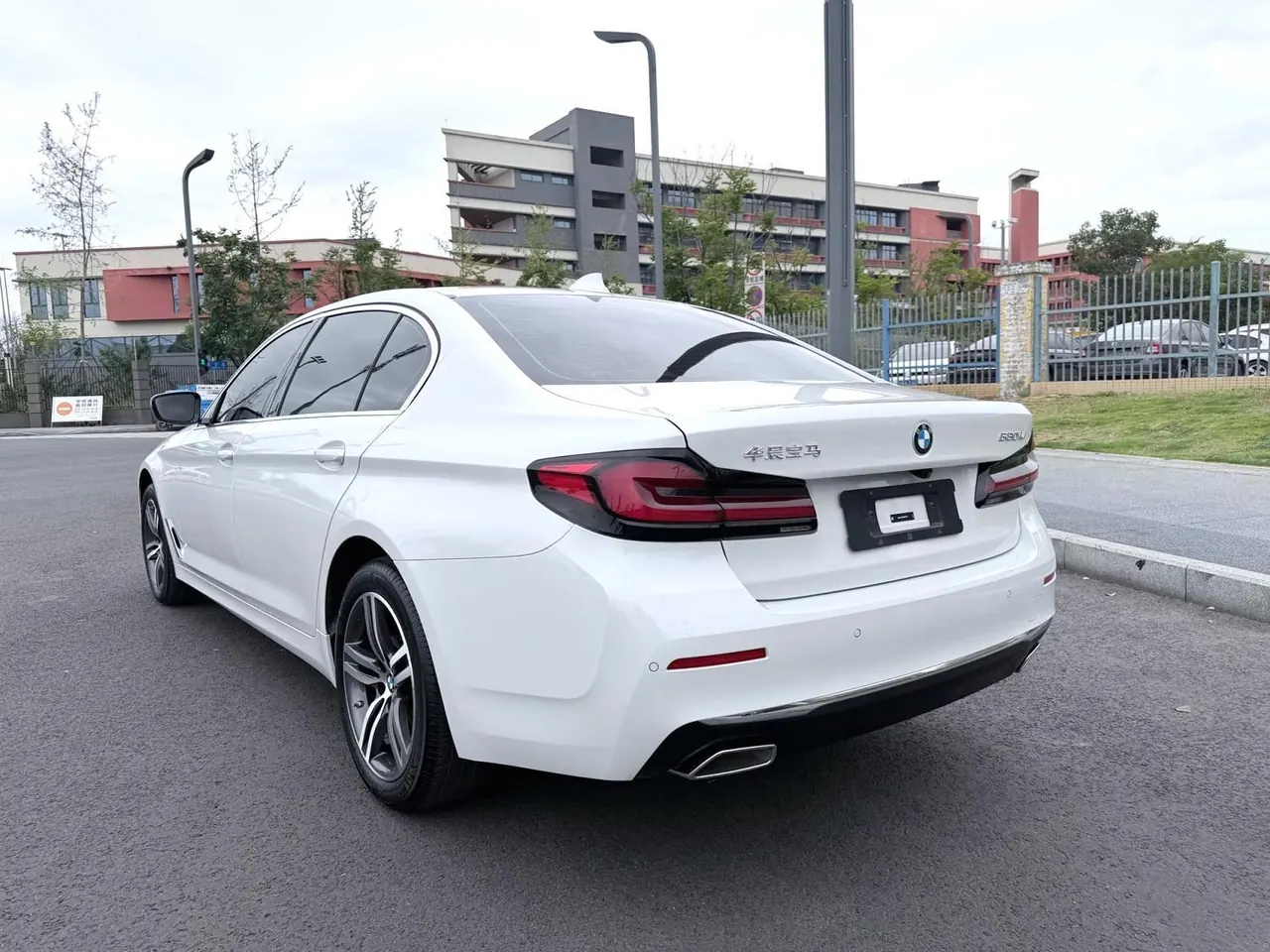 BMW 5 Series 2023 530Li 2.0T Leading Luxury Suit Automatic Gear 8