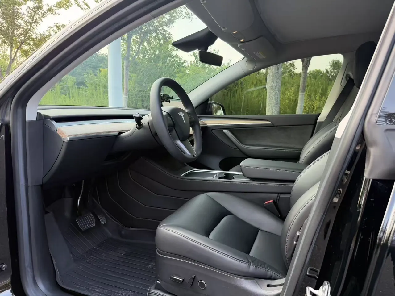 Tesla 2022 Model Y rear-wheel drive version (facelift) automatic gear 4