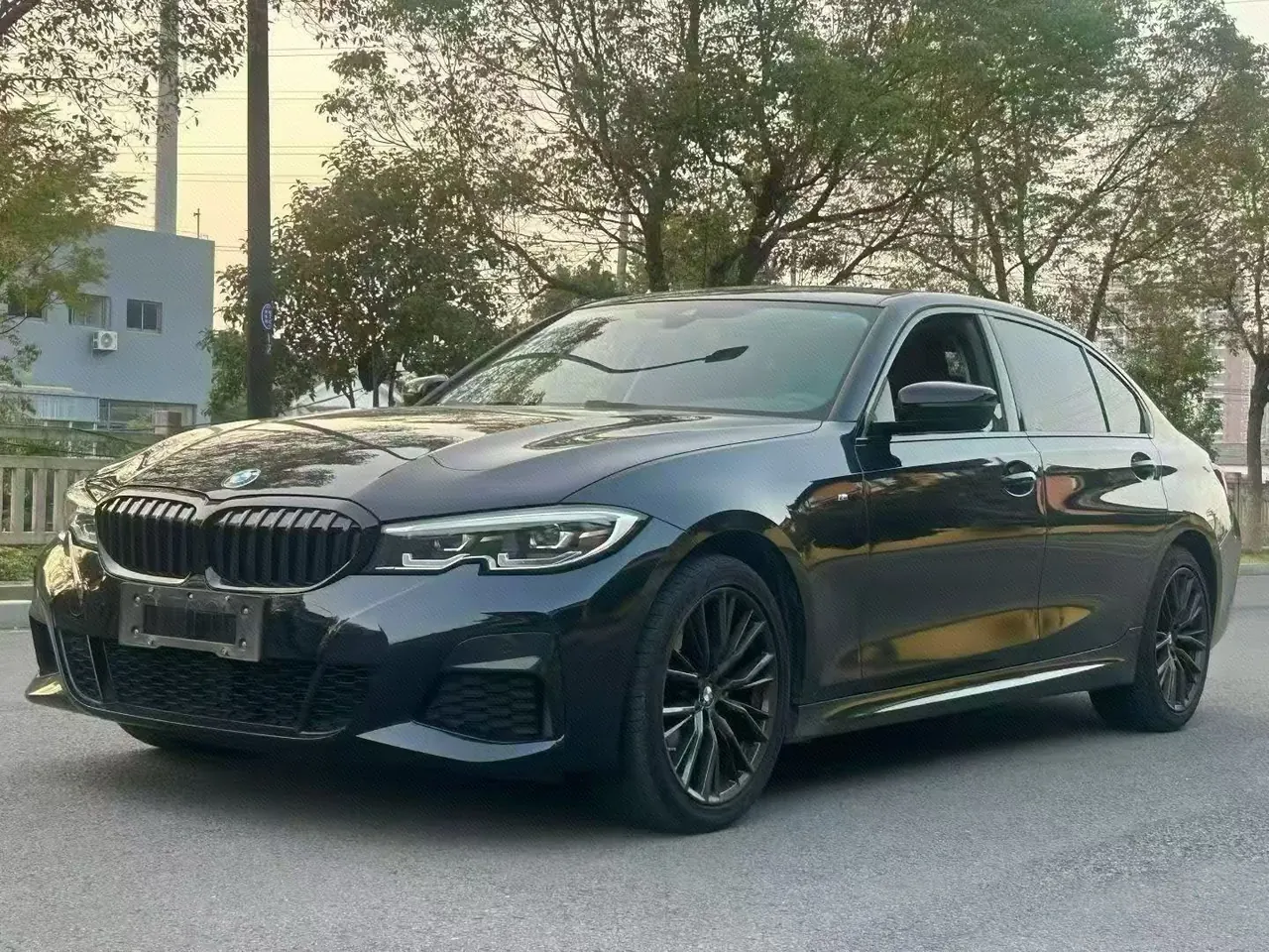 打开图片灯箱:BMW 3 Series 2022 325Li 2.0T M Sports Obsidian Night Kit (Changed) Automatic Gear