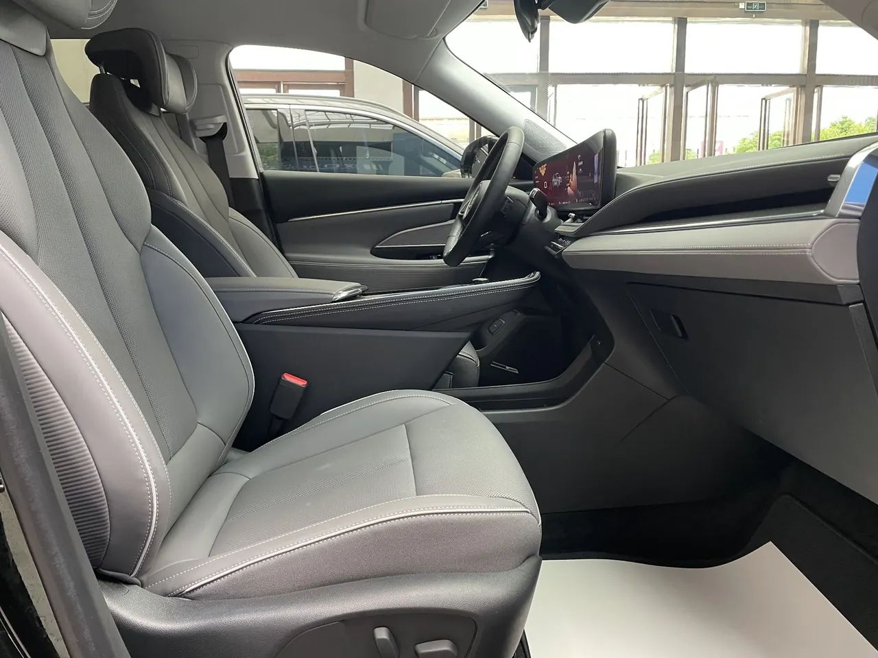 Buick 2025 E 5 620KM Premium Edition Automatic Gear 5