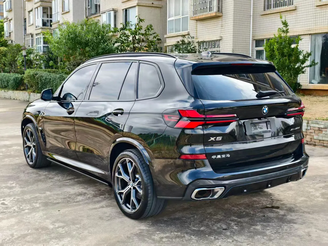 BMW 2023 X5 xDrive30Li 48V 2.0T exclusive m sports obsidian night suit automatic gear 7
