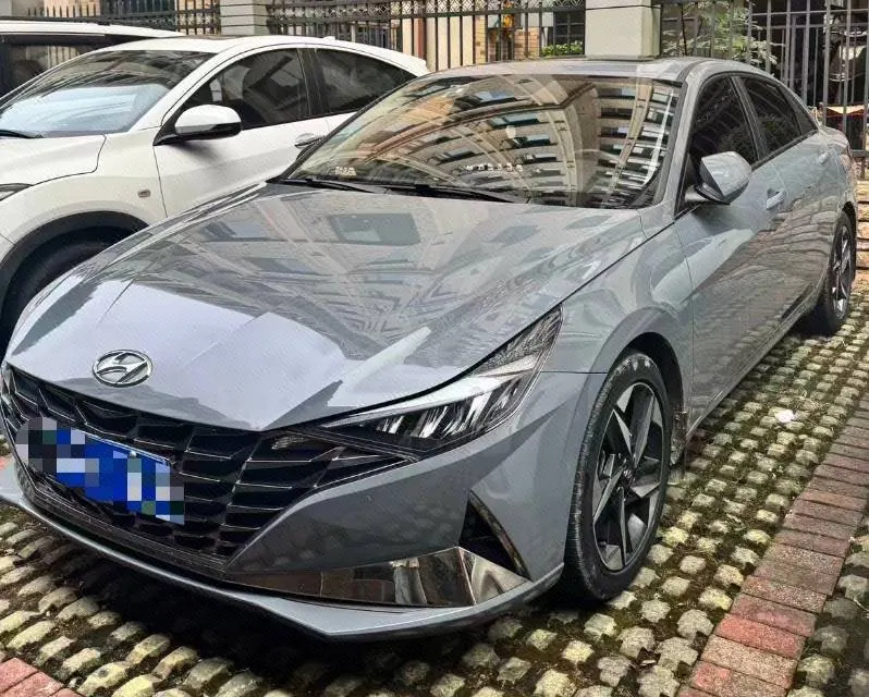 Open image lightbox: Hyundai 2022 Elantra -3-compartment 1.5 stepless LUX premium automatic gear