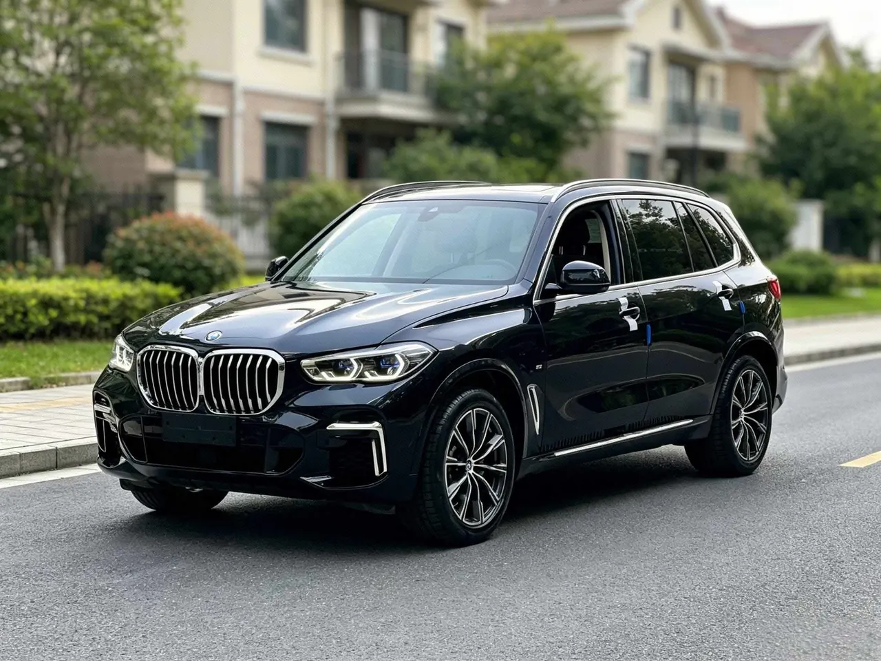Open image lightbox: BMW 2022 X5 xDrive 30Li 2.0T exclusive m sports suit automatic gear